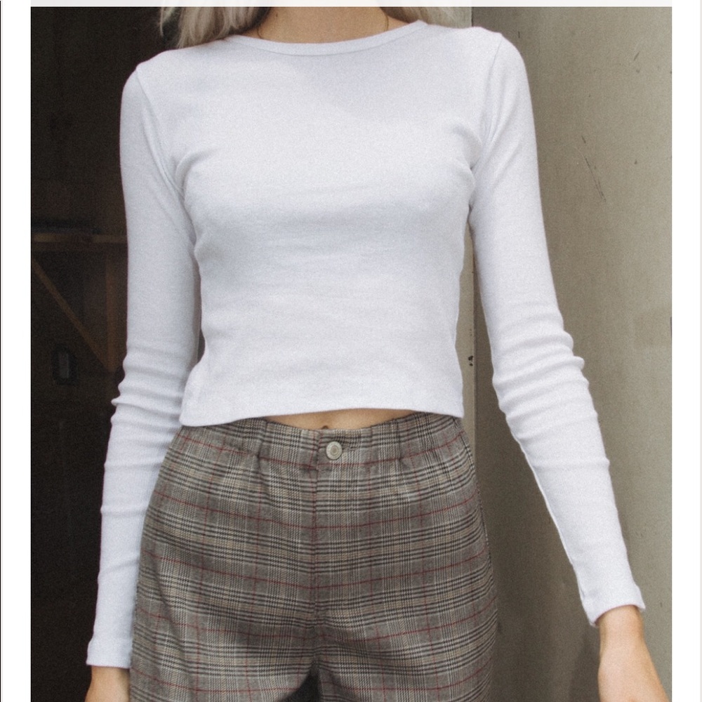 ⭐️⭐️BRANDY MELVILLE WHITE LONG SLEEVE⭐️⭐️